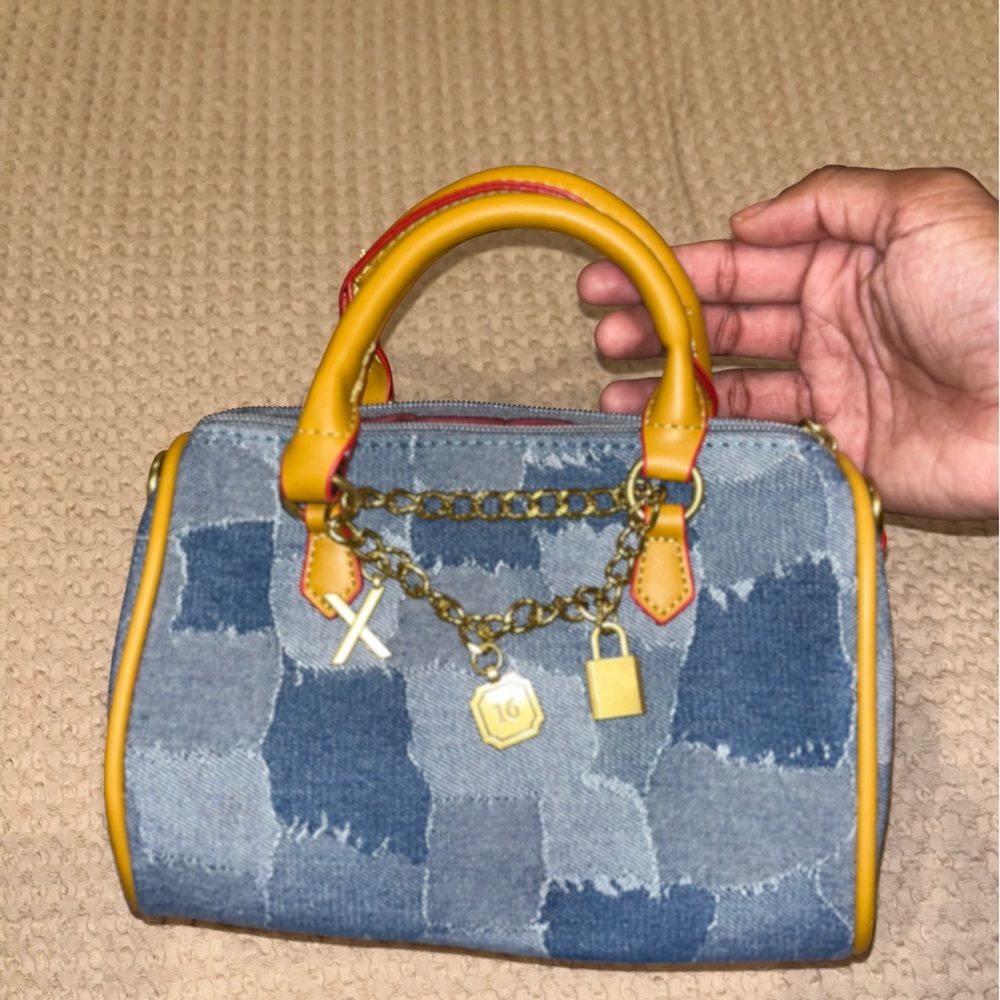 Y2K style purse